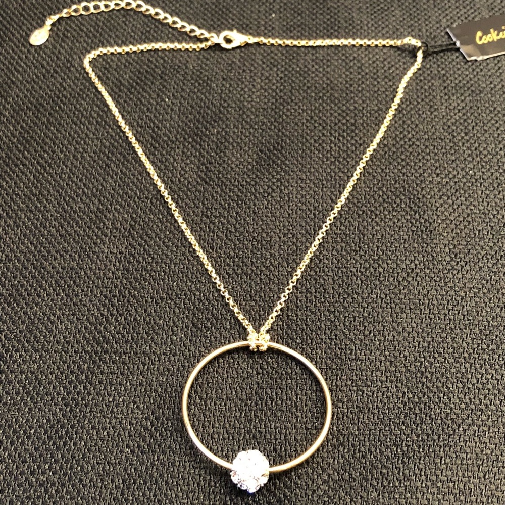 Gold chain necklace